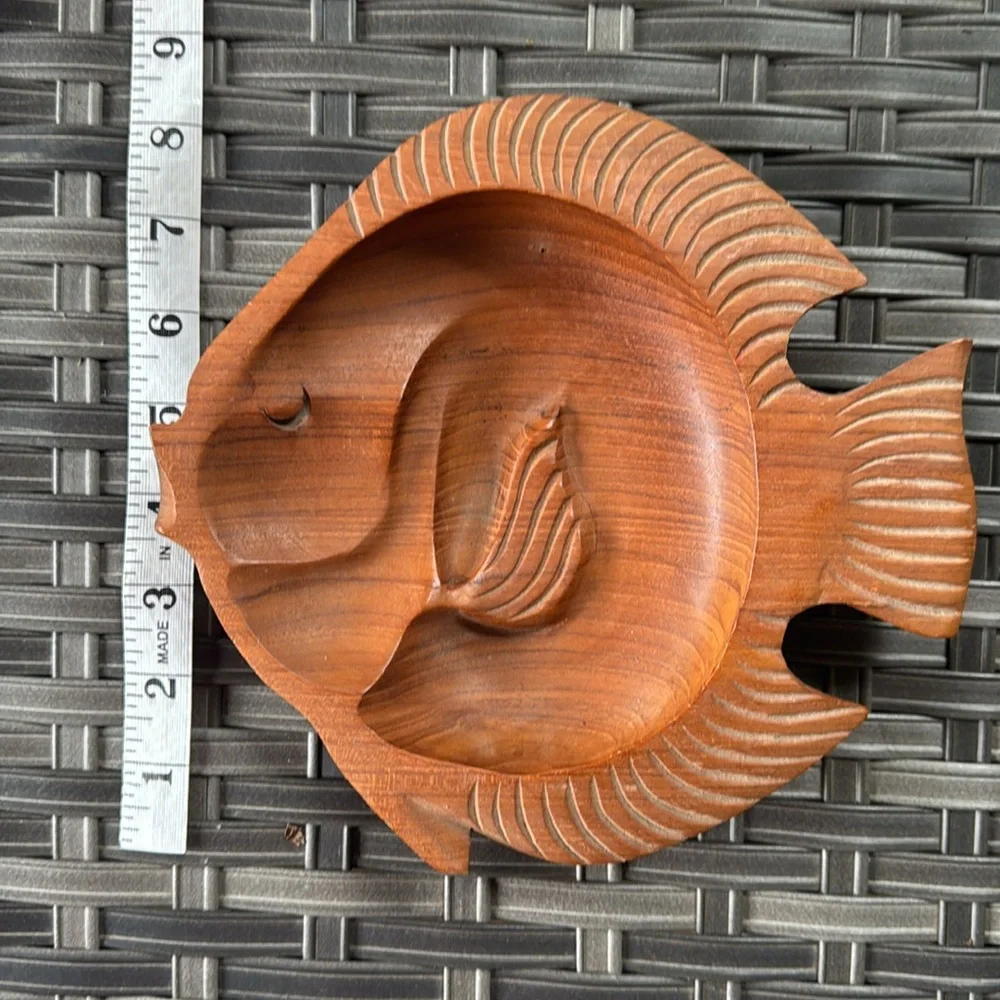 Vintage Wooden Fish-Shaped Bowl - Picture 2 of 3